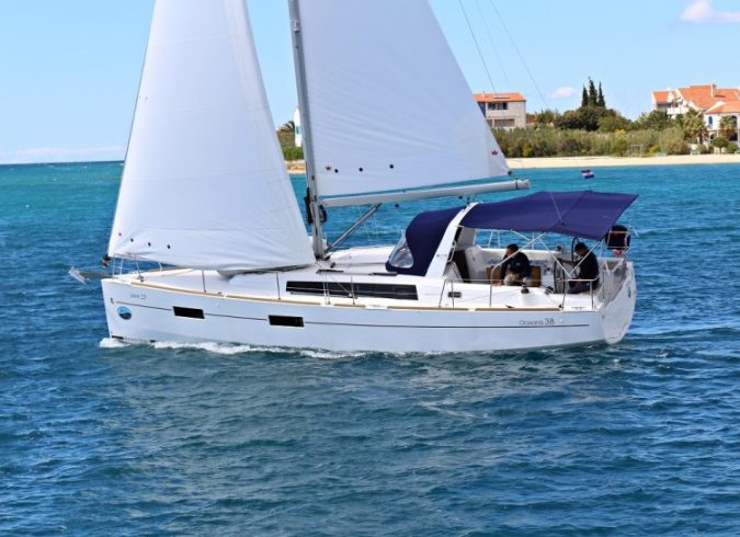 2017 Oceanis 38.1