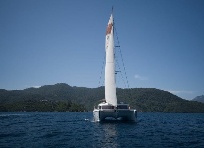 2013 - Lagoon 421 - 4 + 1 cab.